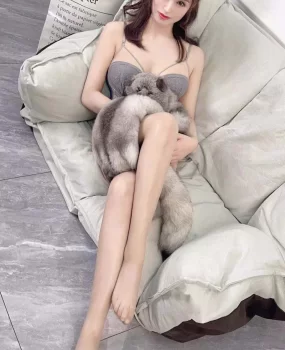 服务很多的美女