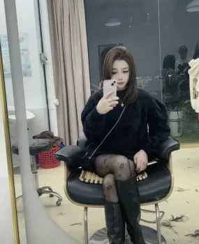 哥哥无聊找妹妹玩游戏