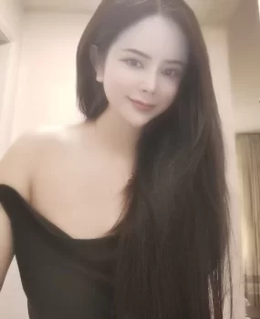 前凸后翘小妖精菲儿