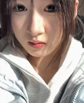 超嫩的大一学生妹兼职