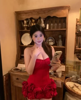 杭州市上城区清纯刚下海大学生00后极品小母狗