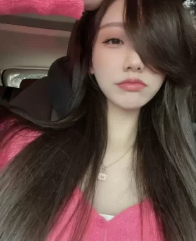 大胸水嫩妹妹身体好不好看这头秀发就知道了