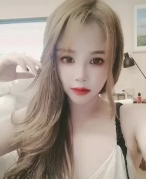 顺德翘臀大波小妹