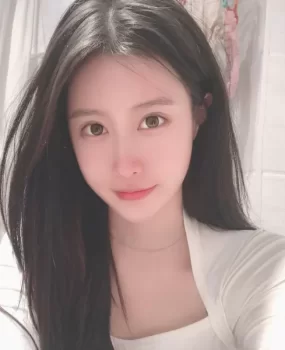 嫩妹子非常听从指挥