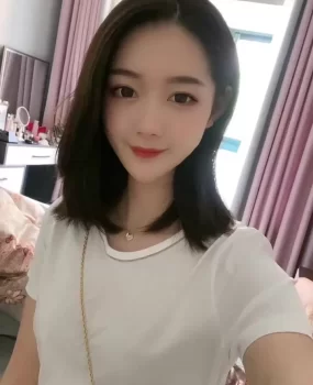 新入行的学生妹