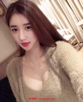 小姐姐b紧水多 叫声淫荡 一双玉腿 让人夜不能寐