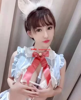 兰州新来的小妹，小逼紧致粉嫩，会一字马，技术到位，活好，水又多。爱了爱了