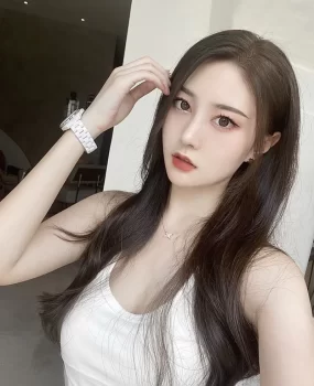 可爱甜美，身材好的小姐姐